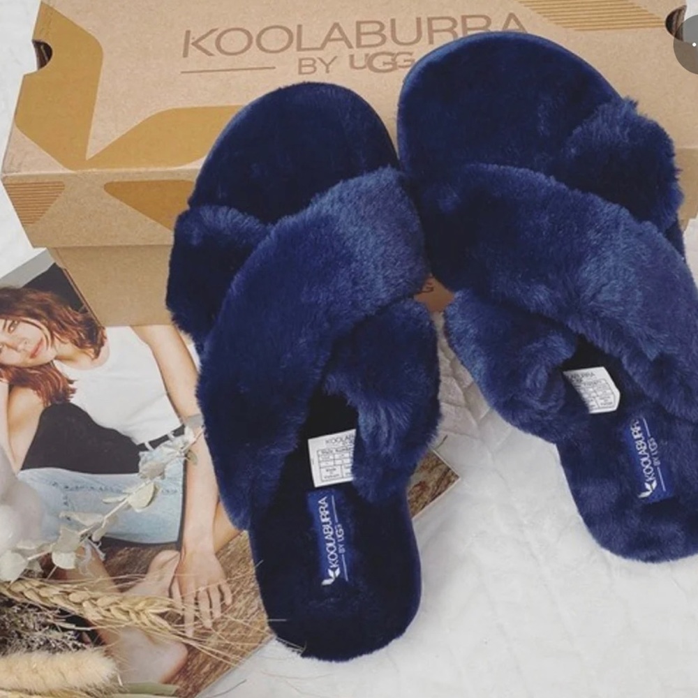 ❌SOLD❌ Koolaburra UGG navy slippers sz 6